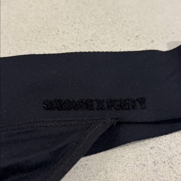 Savage X Fenty Bralett & Thong Set - Picture 9 of 11